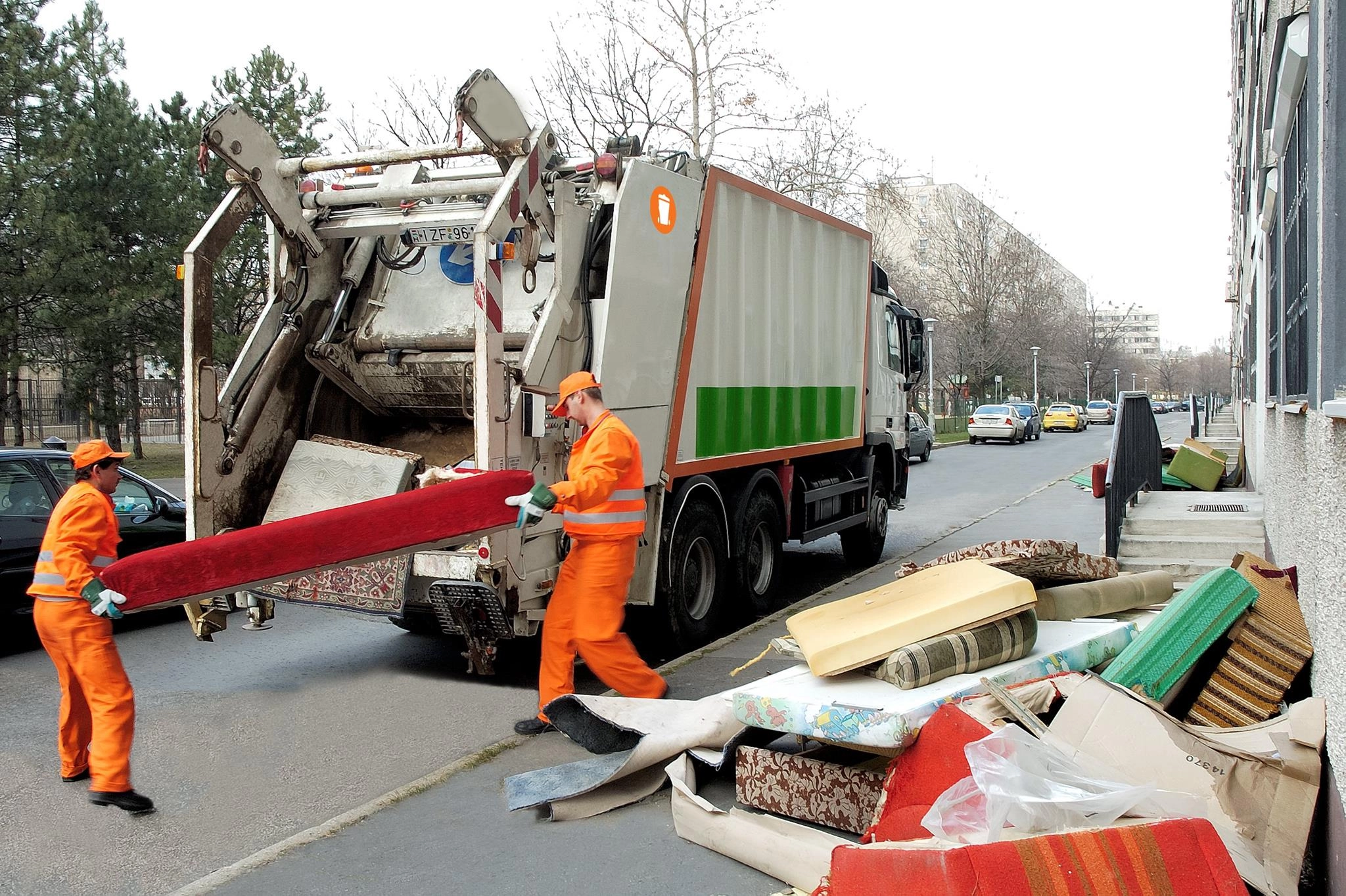 30 ezer tonna hulladék kerül az utcákra