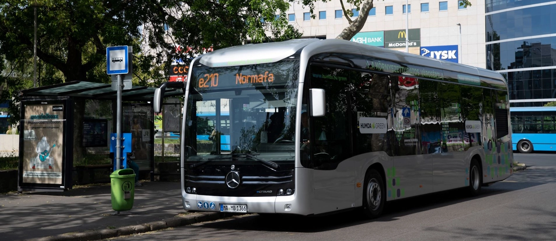 A világ legmodernebb elektromos buszát teszteli a BKK – ingyen utazhatunk rajta