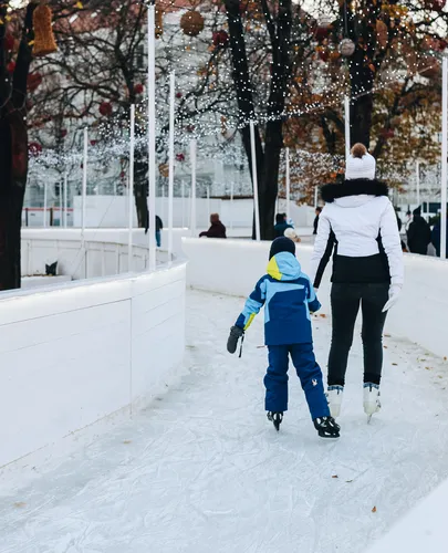 2000 diák ingyen korcsolyázhat a Városháza Téli élményparkjában