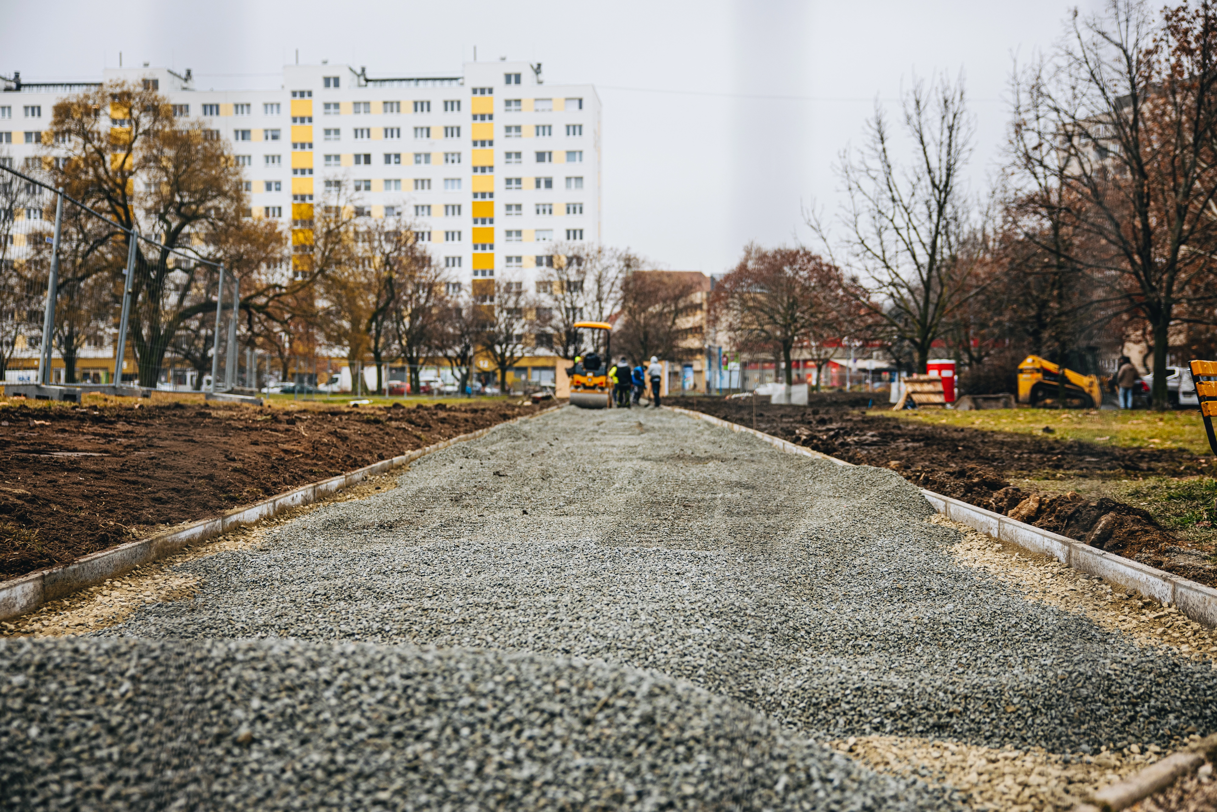 Régészekkel vonulnak ki fát ültetni a Flórián térre