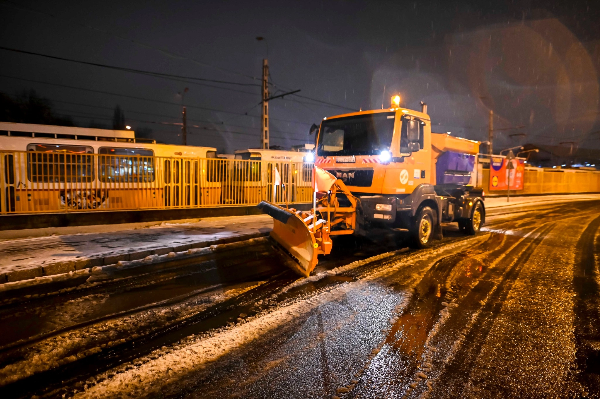 Hókotró Budapest utcáin 2023 december 6.