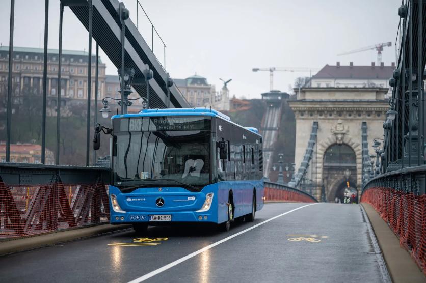Lánchíd, busz