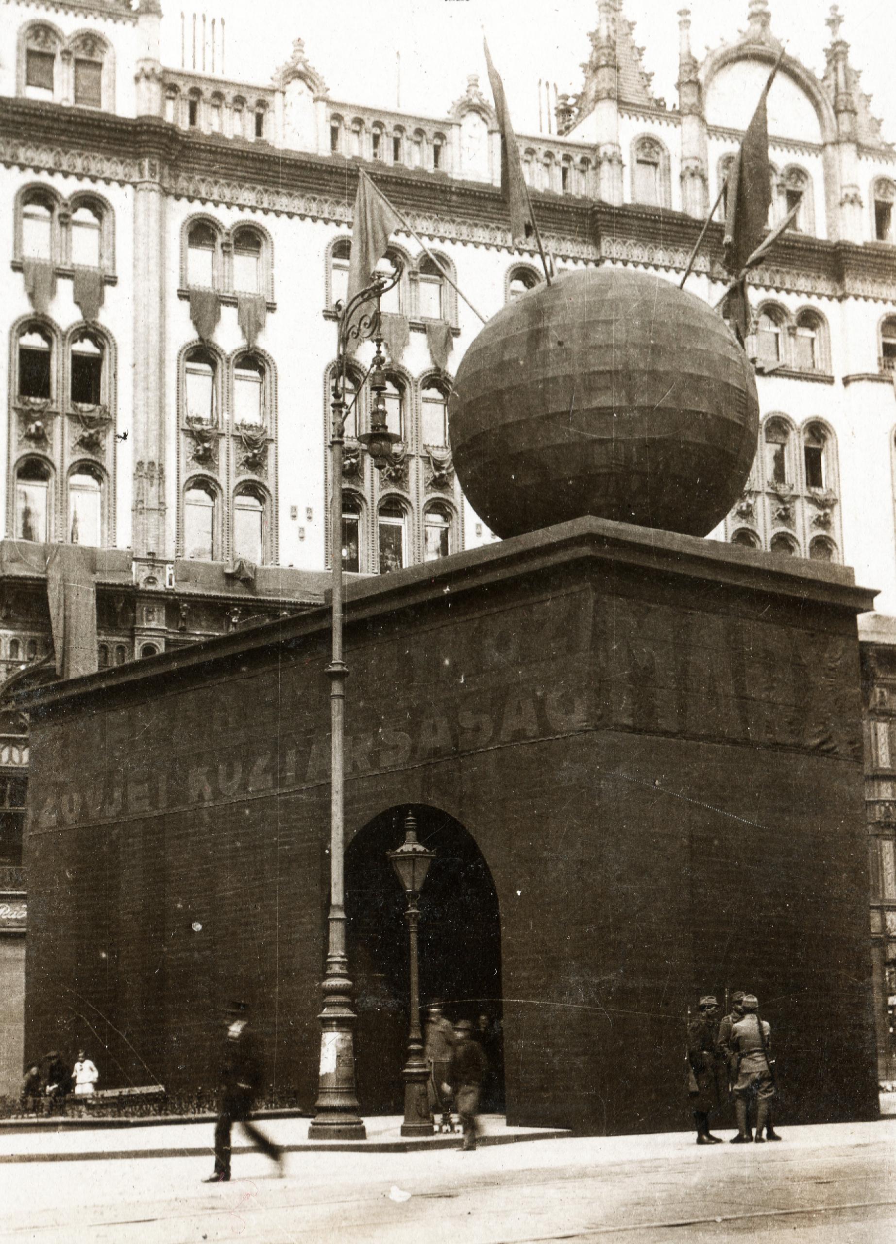 1919.
