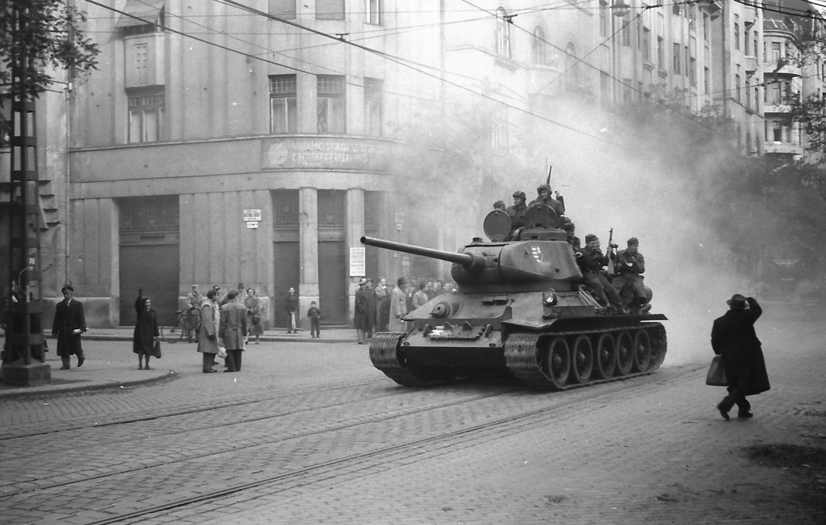 1956 Katona József utca sarka - Újlipótváros