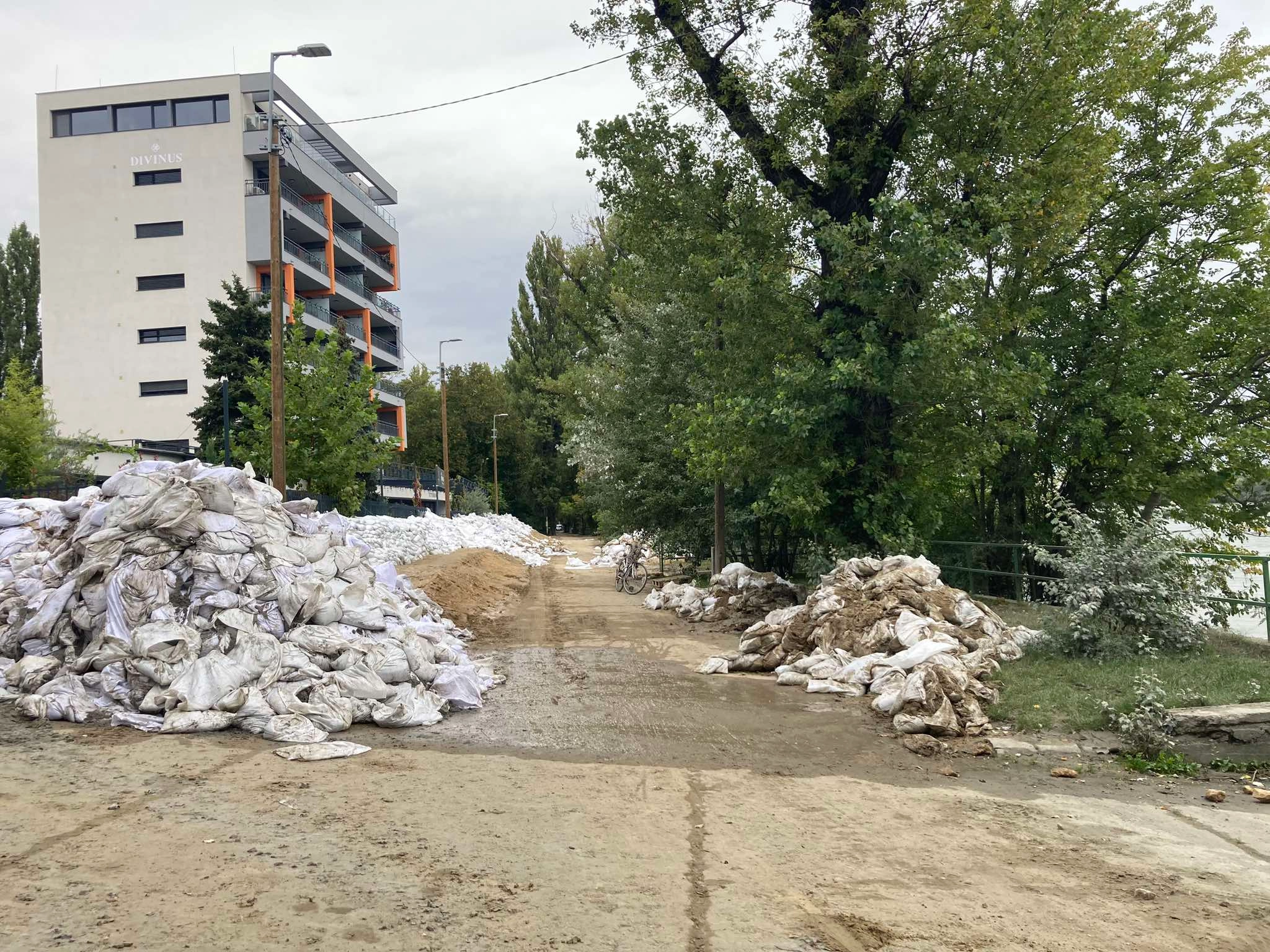 Ismét járható az árvíz miatt lezárt út, de munka bőven akad