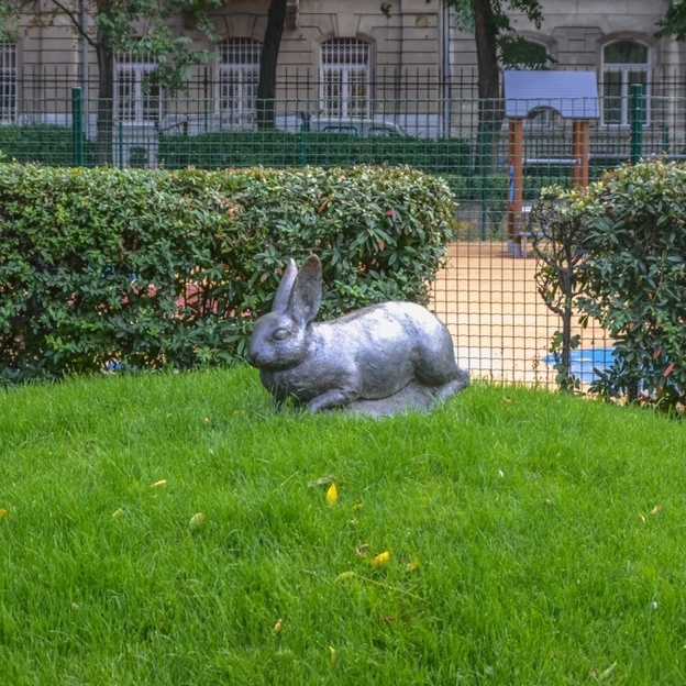 Grófi pompa és gyerekzsivaj – a Károlyi-kert, avagy séta Budapest csodás kertjeiben