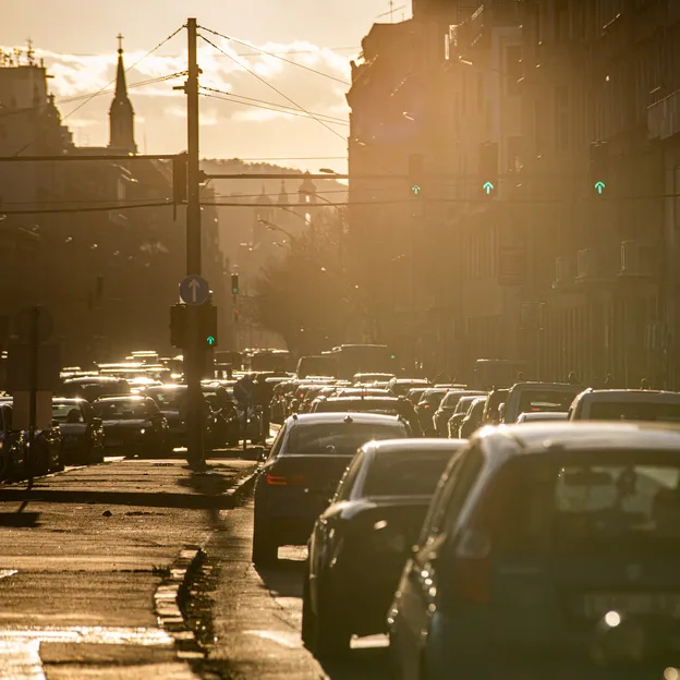 Azért van dugó Budapesten, mert sok az autó