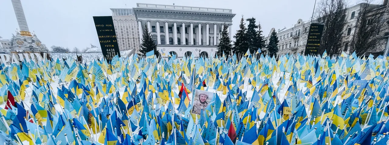 ukrán zászlók Kijivben