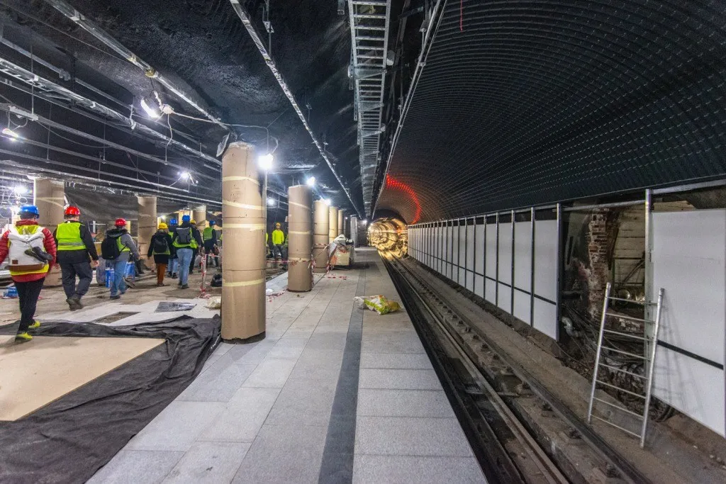 a Corvin negyed metróállomás felújítás alatt