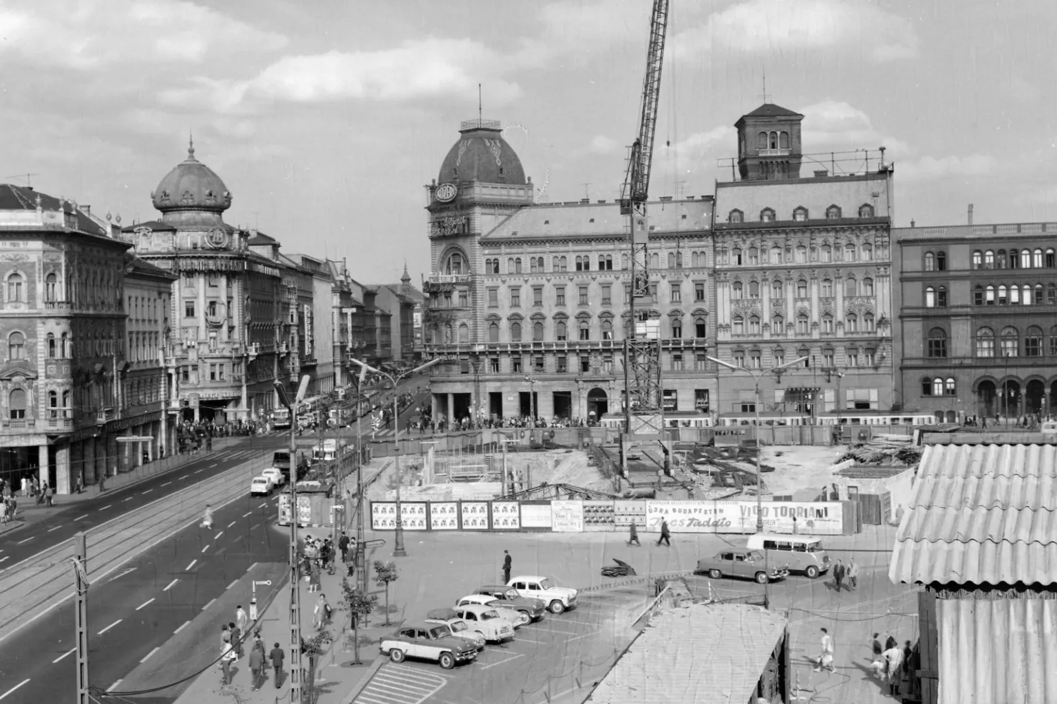 1965-ben, a Nemzeti Színház bontása után. Fortepan/UVATERV