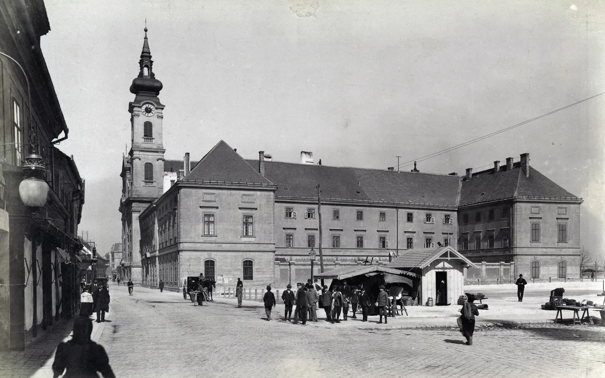 Klösz György 1890 után készült fényképe a Batthyány térről Fotó: Fortepan/Budapest Főváros Levéltára