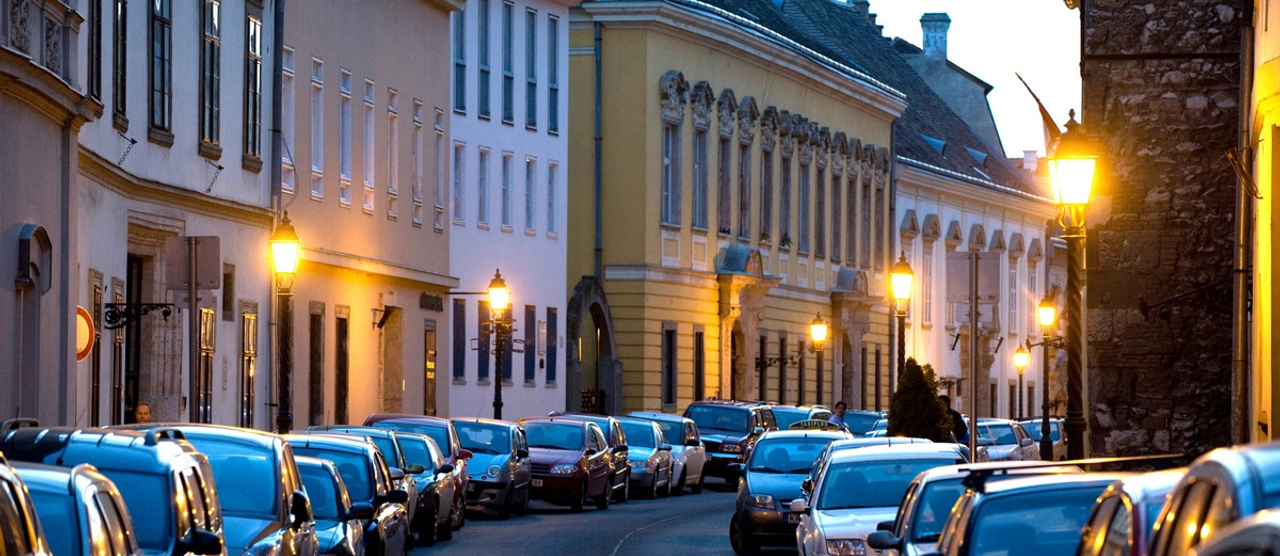 Budavár önkormányzat parkolás türelmi idő