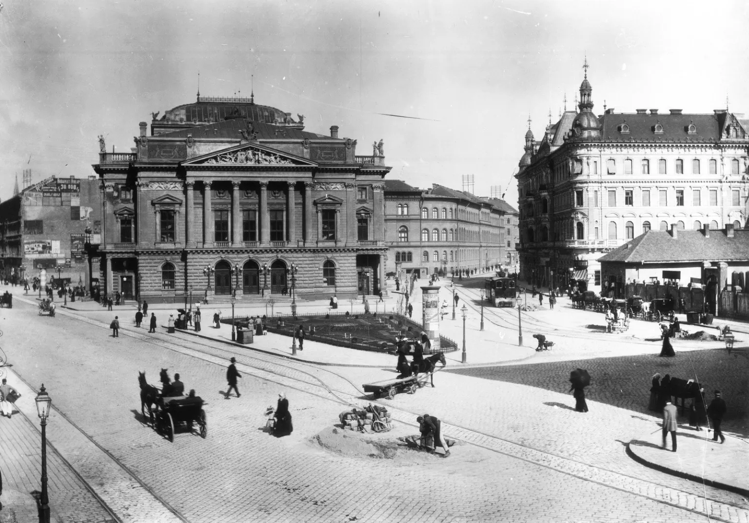 A tér 1900 körül. Fortepan/ Klösz György